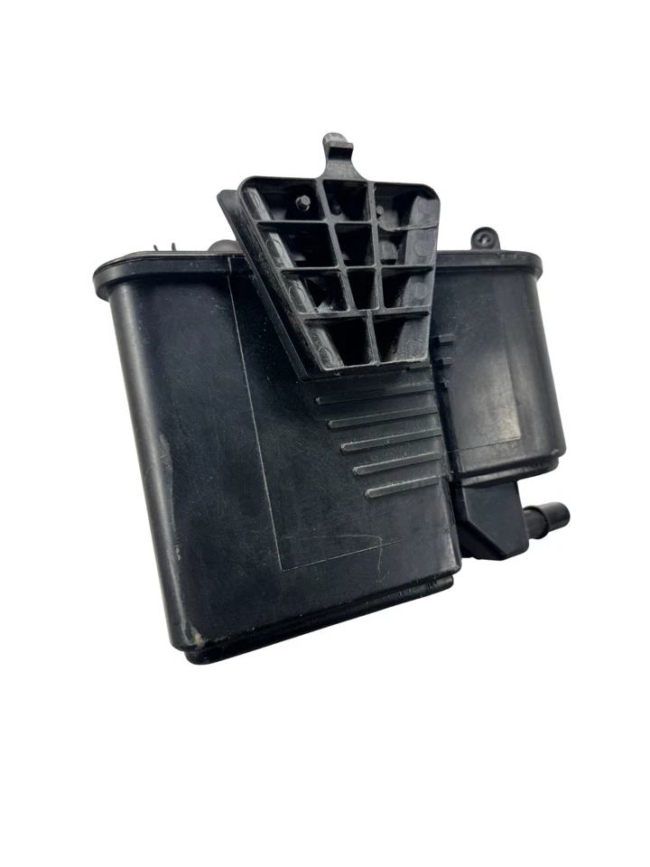 2014-2019 Mercedes-Benz CLA250 GLA250 Evap Fuel Vapor Canister OEM A2464700059 - Image 3 of 4