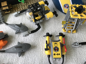 LEGO CITY: Deep Sea Exploration Vessel (60095) Complete, no instructions