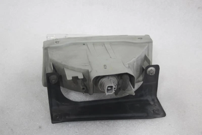 2002 2003 2004 2005 LEXUS SC430 LEFT REAR REVERSE BACK UP LIGHT LAMP - Image 2 of 4