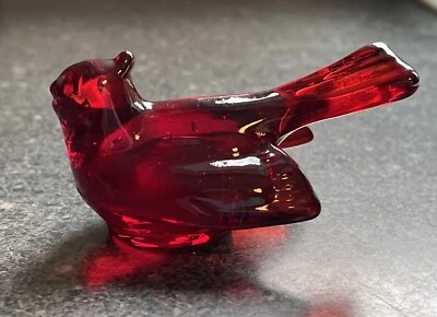 Mosser Glass - Red MINI Bird Shelf Sitter 3" - Cute in a window sill - Image 1 of 4