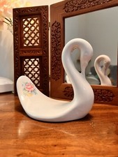 Vintage 1989 Pfalzgraff For Hallmark Cards Floral swan hand towel soap holder