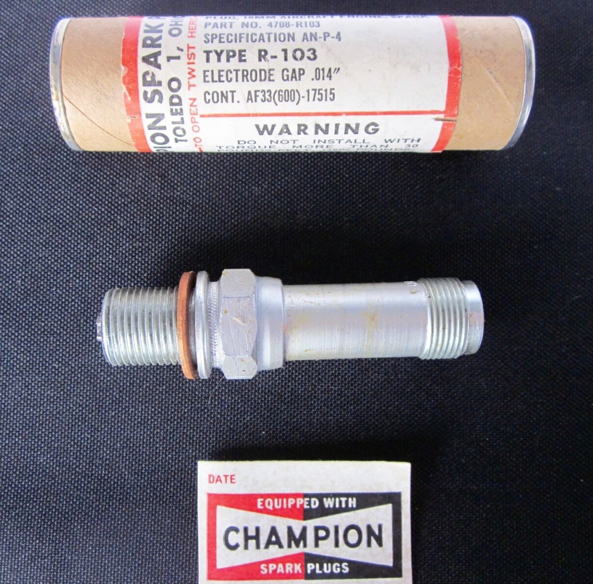 CHAMPION Aircraft Engine SPARK PLUG - Part # R-103 - 122-A - 4708-R103 - NEW