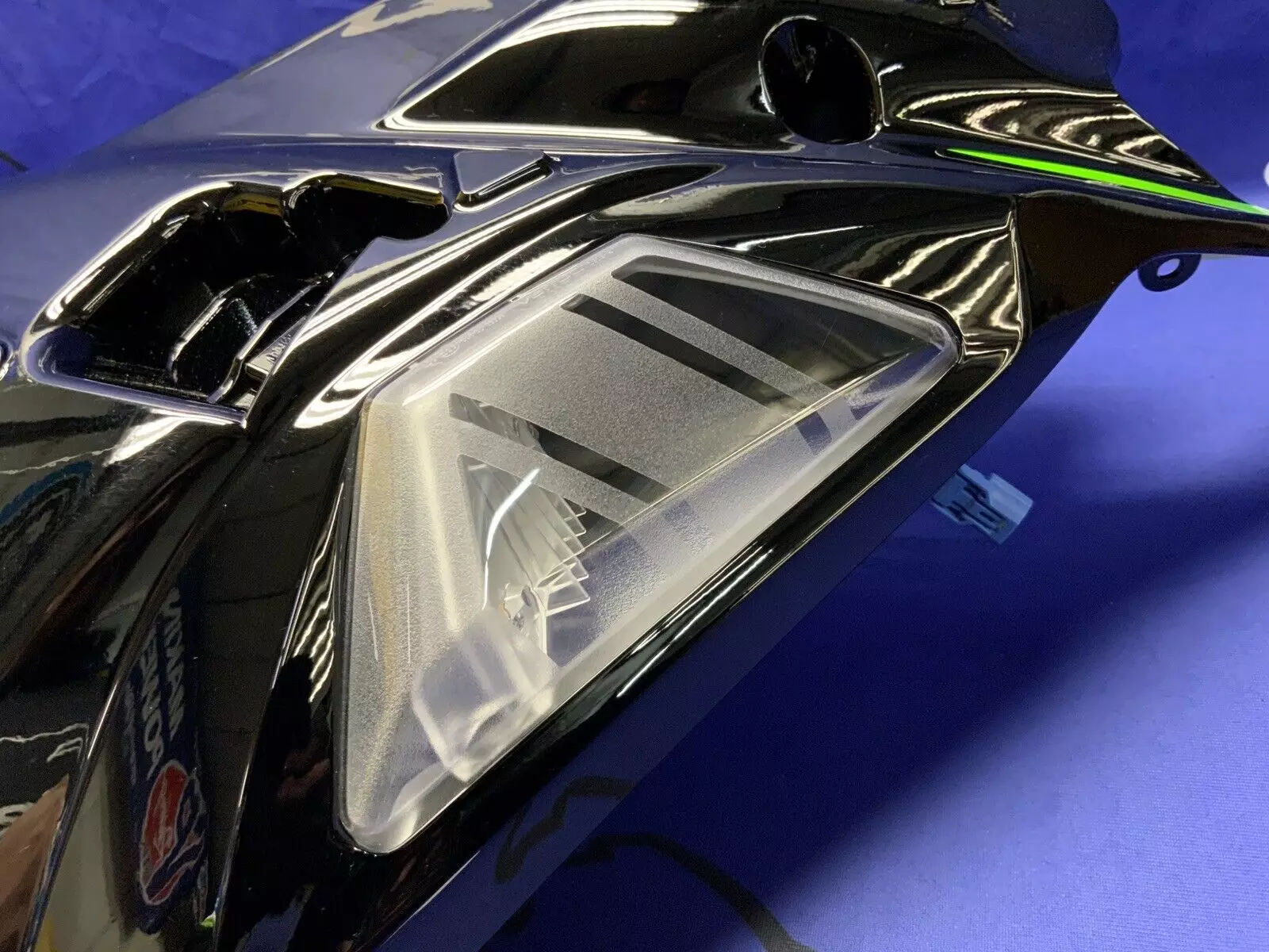 New 2024 Kawasaki Ninja ZX-6R Pearl Robotic White / Metallic