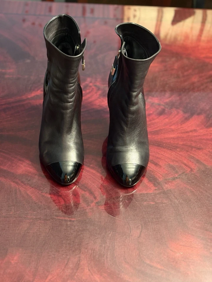 CHANEL CC Logo Cap-Toe High Heel Black Leather Booties EU 38/US7.5 - Image 3 of 4