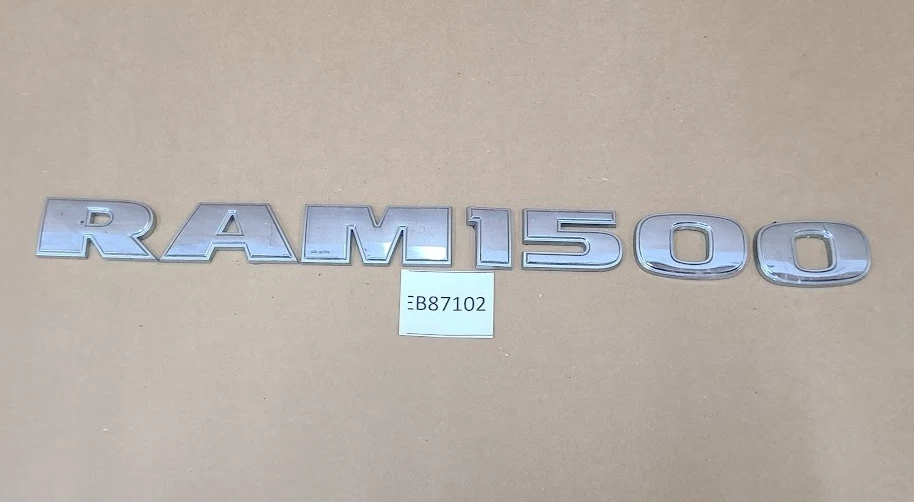 原始设备制造商 2009 - 2018 道奇 RAM "RAM 1500" 徽章徽章贴花标志徽章车身镀铬 — 第 2/4 张图片