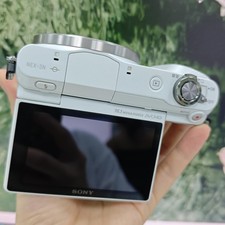 SONY Alpha NEX-3N mirrorless Digital Camera 16.10 MP Body only W/Accessories