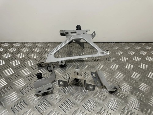 BMW 7 F01, F02 Kotflügelhalter vorne rechts 7184180 3.00 Diesel 190kw 26371078