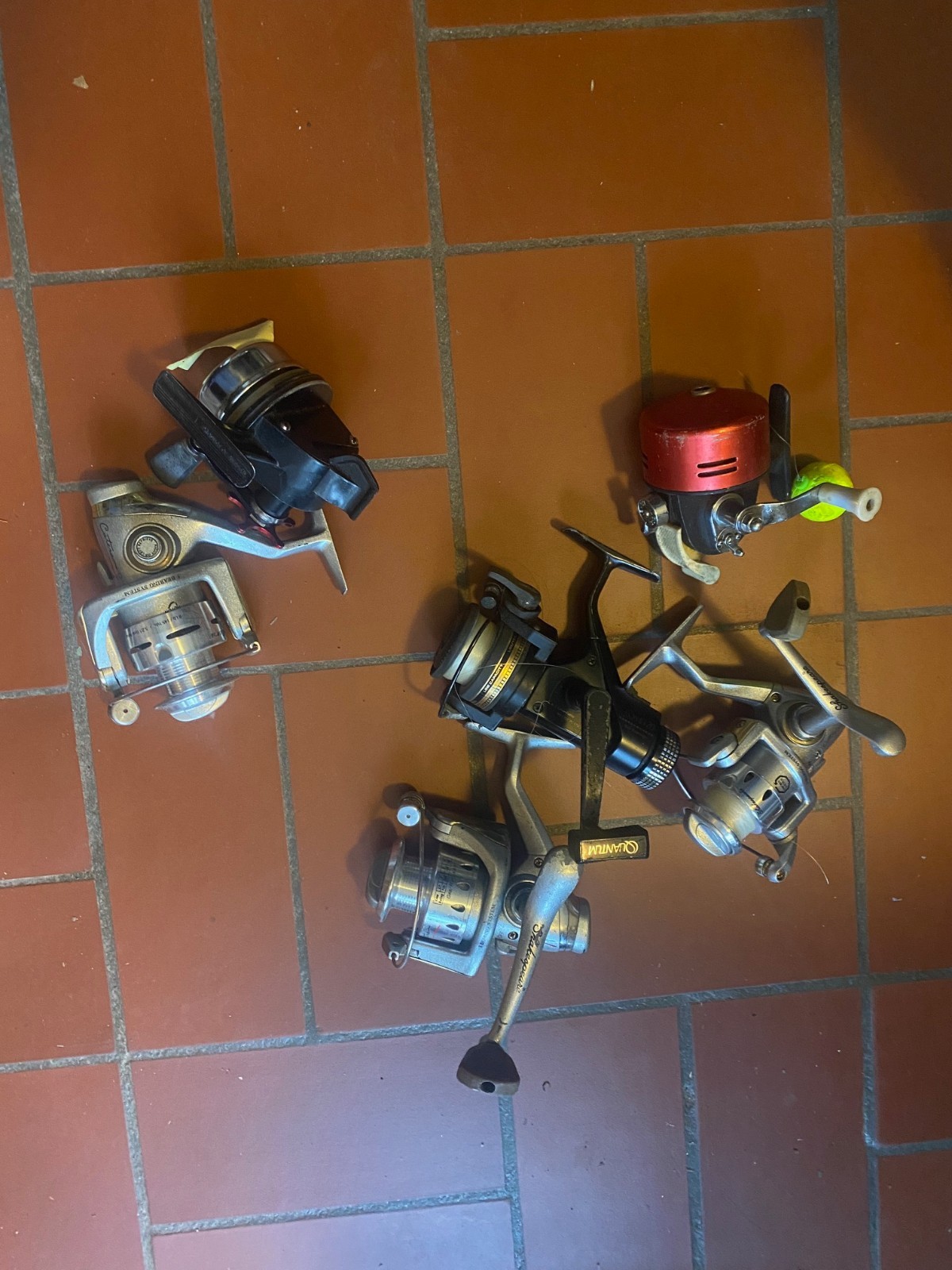 Lot of 6 Fishing Reels