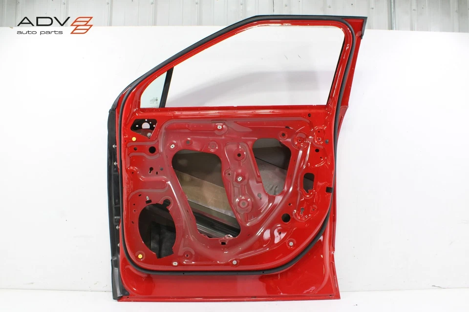 Chevrolet Blazer 2019-2025 panel de carcasa de puerta del lado del pasajero delantero derecho OEM Foto 2 de 4
