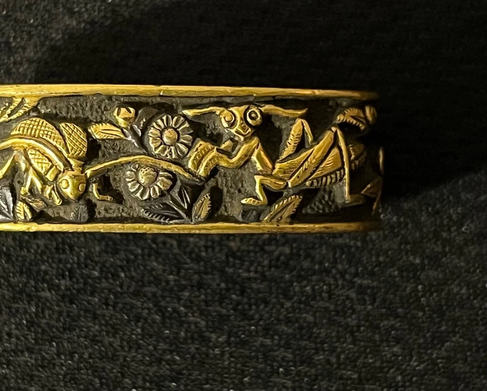 Antigua Espada Japonesa FUCHI -SHAKUDO Y ORO Katana Tosogu - Motivo MANTIS ORADORA Foto 3 de 4