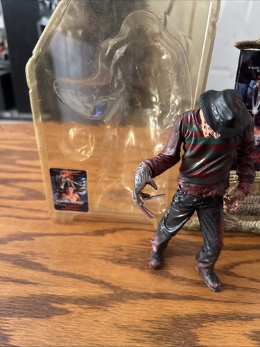 Figura de acción Freddy Krueger Maniacs Nightmare Elm Street 2001 McFarlane Toys - Imagen 4 de 7