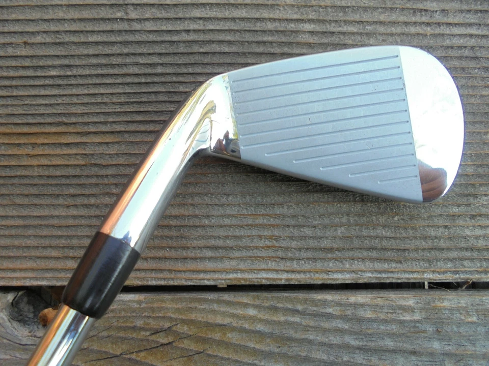 Club de Golf Snake Eyes 685 X Forjado Único 6 Hierro Mano Derecha Acero D Oro Eje S Foto 3 de 4