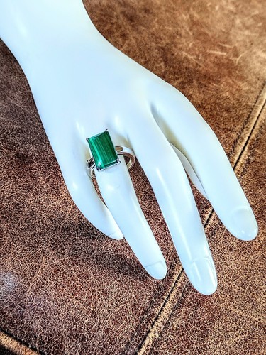 Anello minimalista in argento sterling con malachite verde naturale misura 8 - Foto 3 di 8