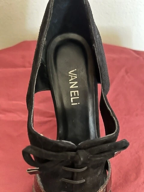 Черные замшевые туфли-лодочки Vaneli с бронзовой отделкой на кожаной подошве Vero Cuoio размер 6 1/2 M - Изображение 4 из 4