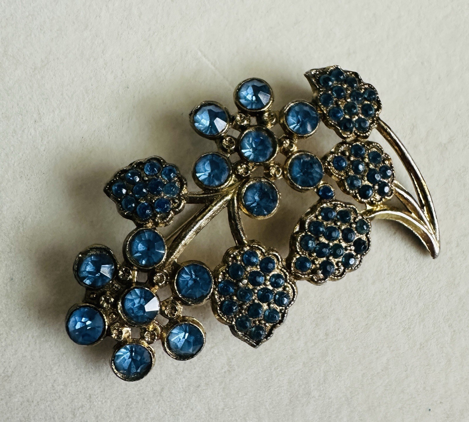 Vintage Little Nemo Brooch Blue Flowers Rhinestone Gold Pin Retro Gem Beauty