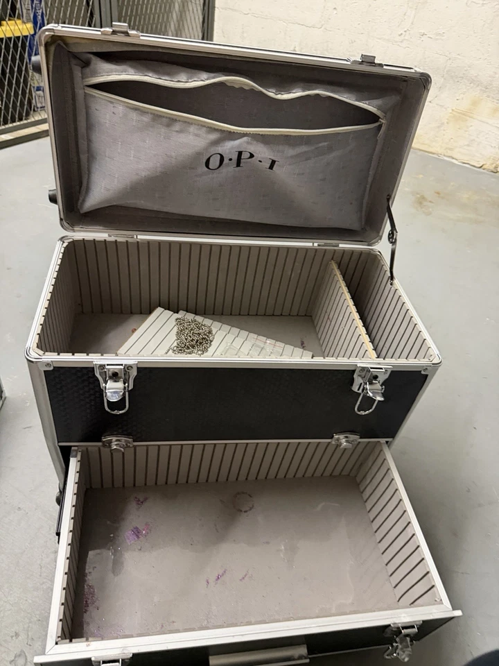 Esmalte de uñas Rolling Opi maquillaje pelo carro viaje maletero traje estuche mango negro Foto 4 de 4