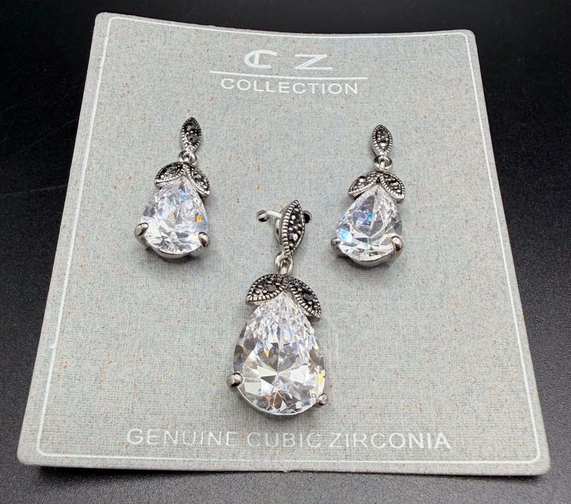 Clear Teardrop CUBIC ZIRCONIA Pendant Earrings Set OOC CZ COLLECTION Silver Tone