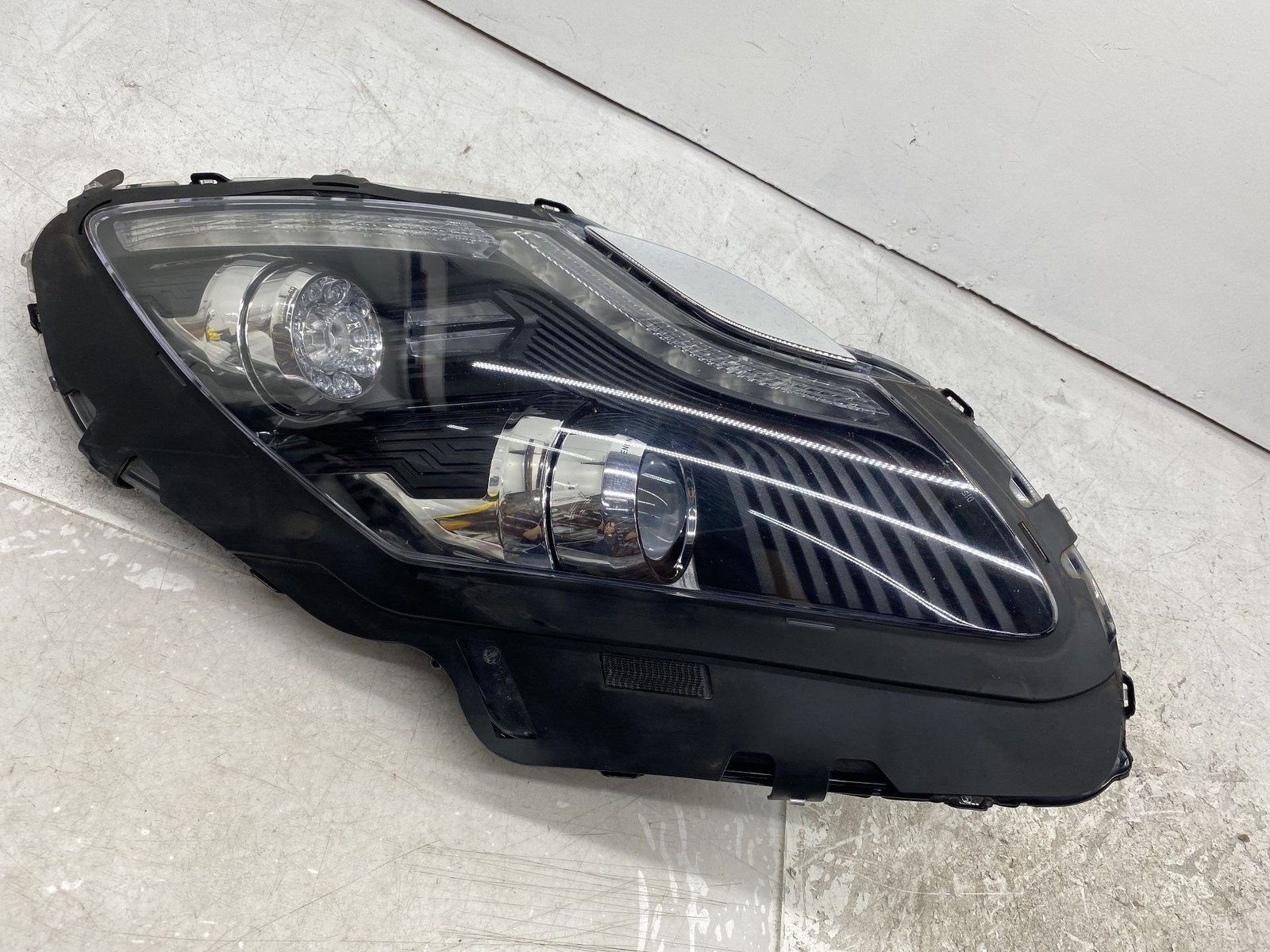2011-2012 FISKER KARMA FRONT LEFT DRIVER BI-XENON HEADLIGHT LAMP W AUTO LEVELING