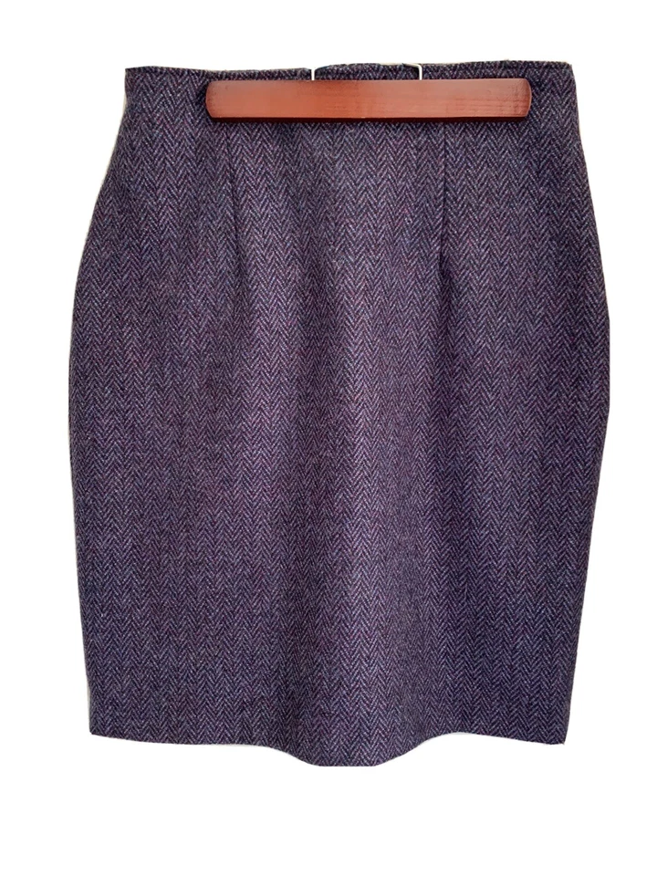Women Skirt Size 10 Tweed style Knee length Pencil skirt polka dot lining - Image 1 of 3