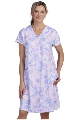 MISS ELAINE Womens Size Medium Interlock Robe Essentials Snap Front New