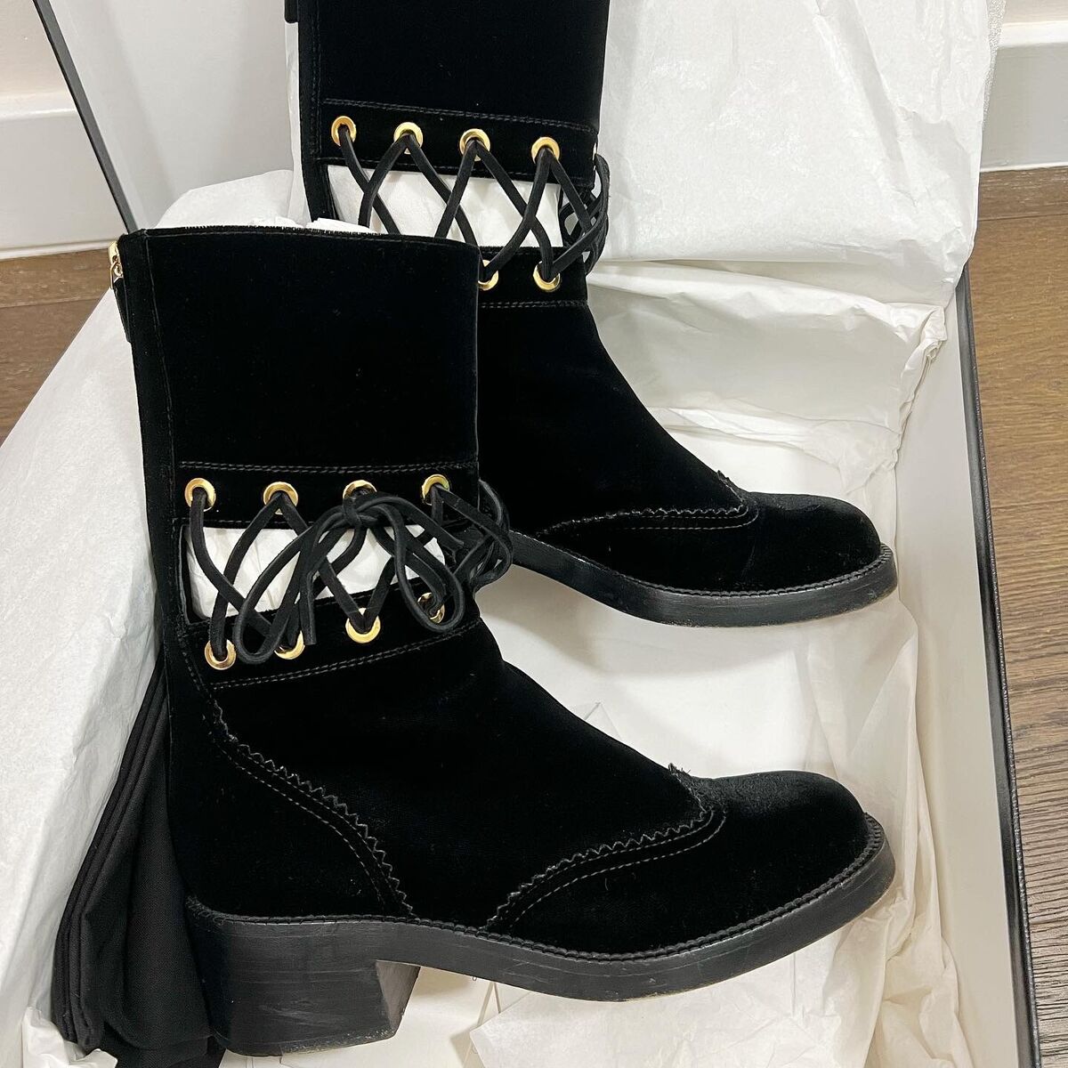 AUTH CHANEL RUNWAY VELVET ANKLE BOOTS BLACK 37 In BOX. SEEN AUTH CHANEL RUNWAY VELVET ANKLE BOOTS BLACK 37 In BOX. SEEN
