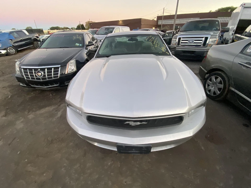 Used Front Center Interior Rear View Mirror fits: 2010 Ford Mustang manual dimmi - Image 3 of 4