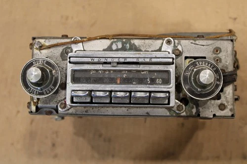 1960 OLDSMOBILE AM WONDERBAR RADIO STARFIRE DYNAMIC 88 98 WITH KNOBS RARE USA