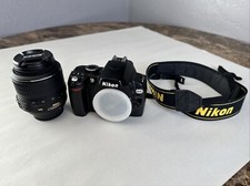 Nikon D60 10.2 MP Digital SLR Camera W AF-S DX Nikkor 18-55mm 1:3.5-5.6G VR Lens