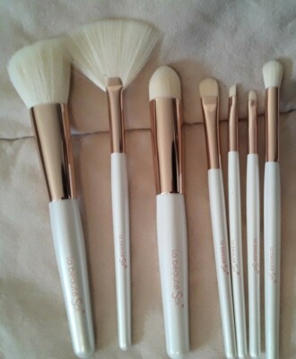 La Beaute Sol 7 Piece Makeup Brush Collection White Rose Gold Professional Vegan