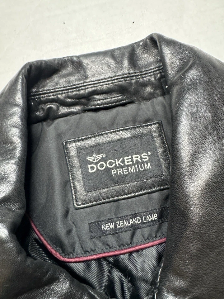 Dockers Premium Men’s New Zealand Lamb Black Leather Full-Zip Jacket Medium - Image 2 of 4
