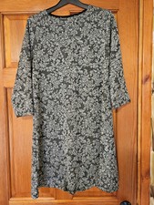Summer Party Gorgeous Silver Dress. UK size 8. 3/4 length sleeves.