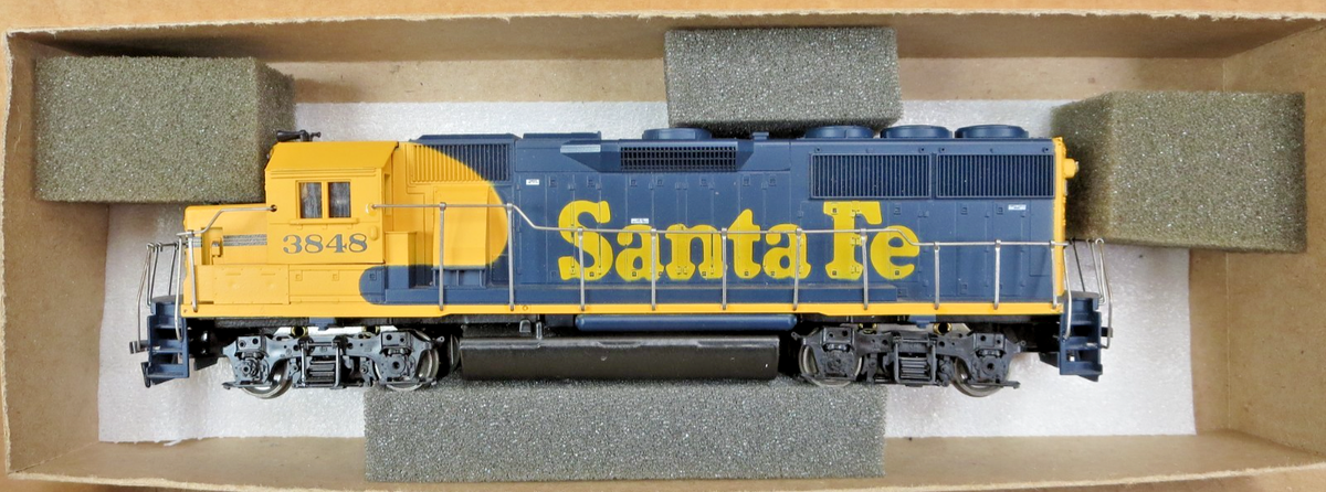 Locomotive Diesel HO Athearn 4582 - GP50 Phase II Santa Fe 3848 - Occasion Boîte Défraîchie