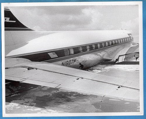 1963 Delta Douglas DC-6 N1907M Heavily Damaged Indianapolis Indiana 8x10 Photo