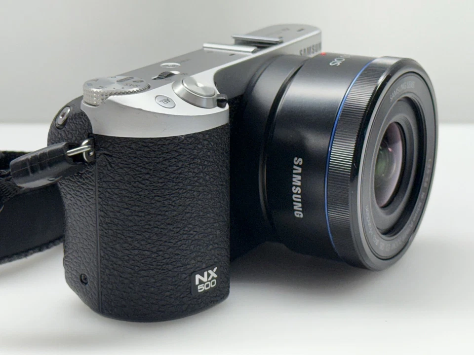 Cámara digital Samsung NX NX500 28,2 MP - negra (Kit con lente de 16-50 mm) Foto 4 de 4