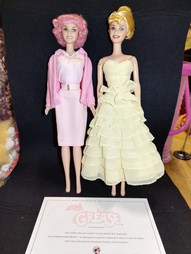 Barbie Grease Frenchy Doll Pink Label Collector Dolls in ottime condizioni