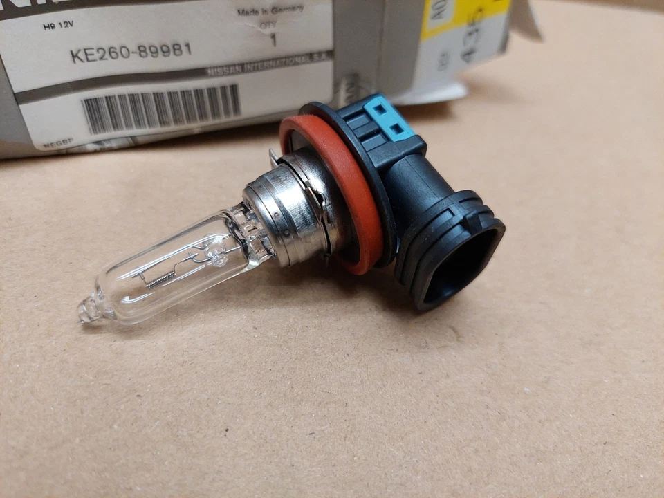 Nissan Headlamp Halogen Bulb H9 12V 65W KE26089981 Philips Genuine NEW - Image 3 of 4
