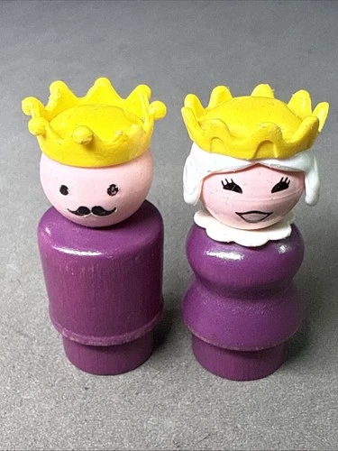 Vintage Fisher Price Little People Play Castle #993 King & Queen Figures