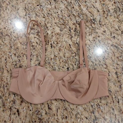SKIMS Smoothing Intimates Strapless Bra Sz 36A Sienna Kim Kardashian Beige NWOT