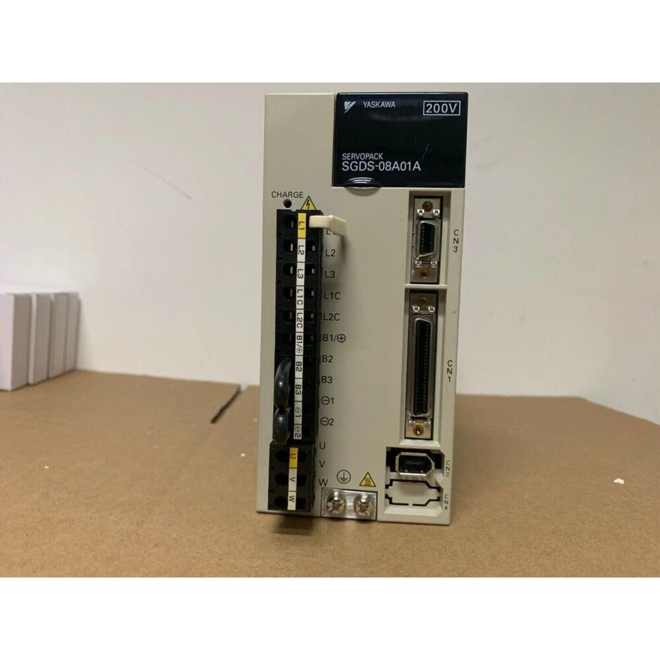 Nuovo servo driver Yaskawa SGDS-08A01A SGDS08A01A spedizione celere - Immagine 2 di 3