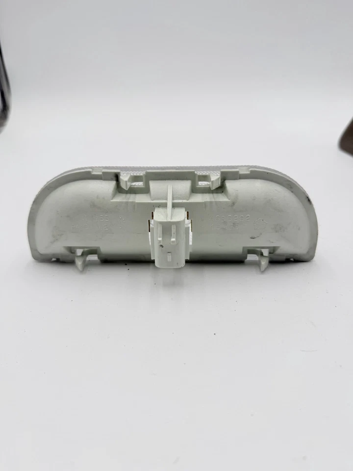 ⭐️ 2008 - 2020 年克莱斯勒 Town & Country 后升降门内部货物灯原始设备制造商 — 第 2/3 张图片