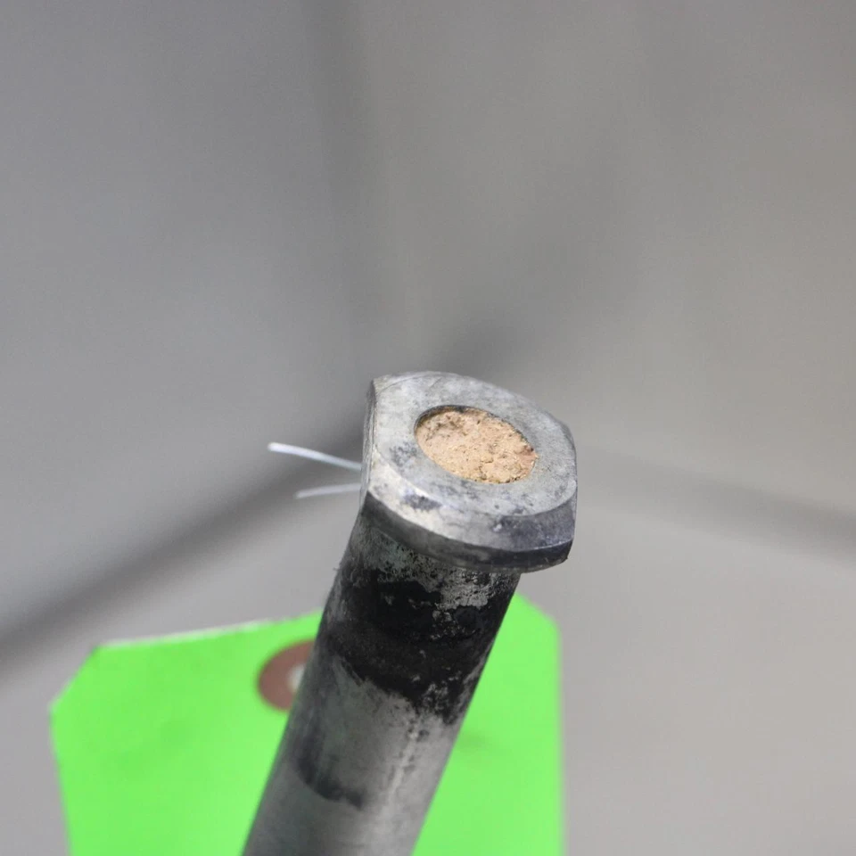 09-18 TRIUMPH SPEED TRIPLE R Rear Wheel Axle - Imagem 4 de 4