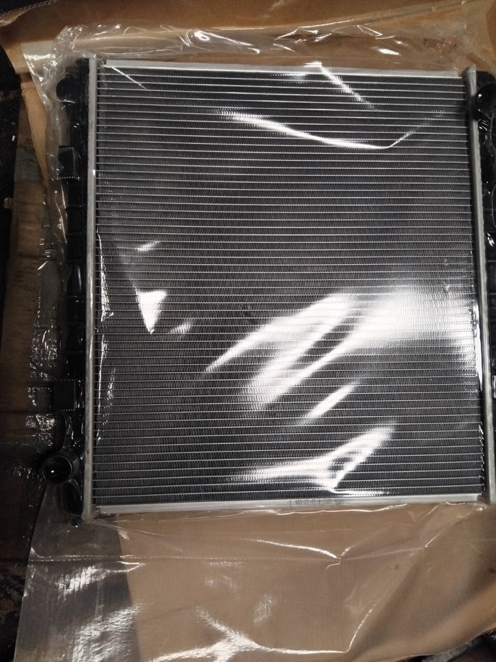 RANGE ROVER 4 0 MAN RADIATOR O E NO PCC106940 ESR 2269 AVA AU2126 EBay range-rover-4-0-man-radiator-o-e-no-pcc106940-esr-2269-ava-au2126-ebay
