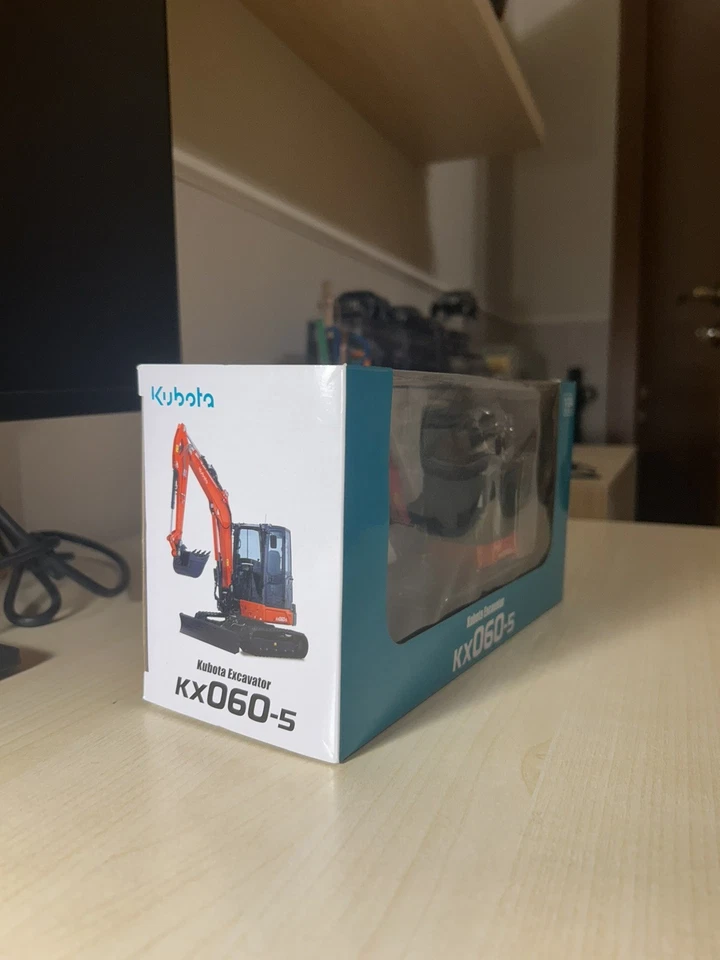 1/24 Kubota KX060-5 Excavator Model - Immagine 2 di 4