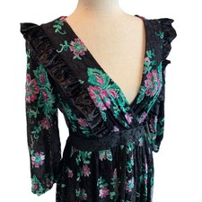 Women’s Everleigh Floral Black Lace Sample Dress