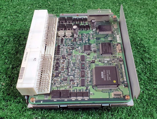 LAND CRUISER LX470 1998-2002 ABS VSC TRACTION CONTROL MODULE 89540-60160 used - Picture 9 of 14