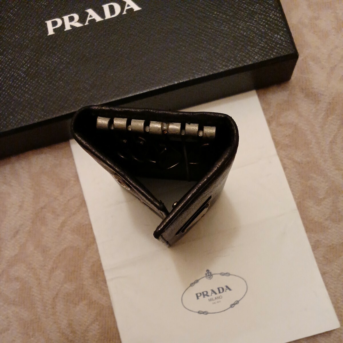 PRADA　KeyCase　美品 Prada Saffiano Leather Key Case 6 Key Holder - Pink Fuschia