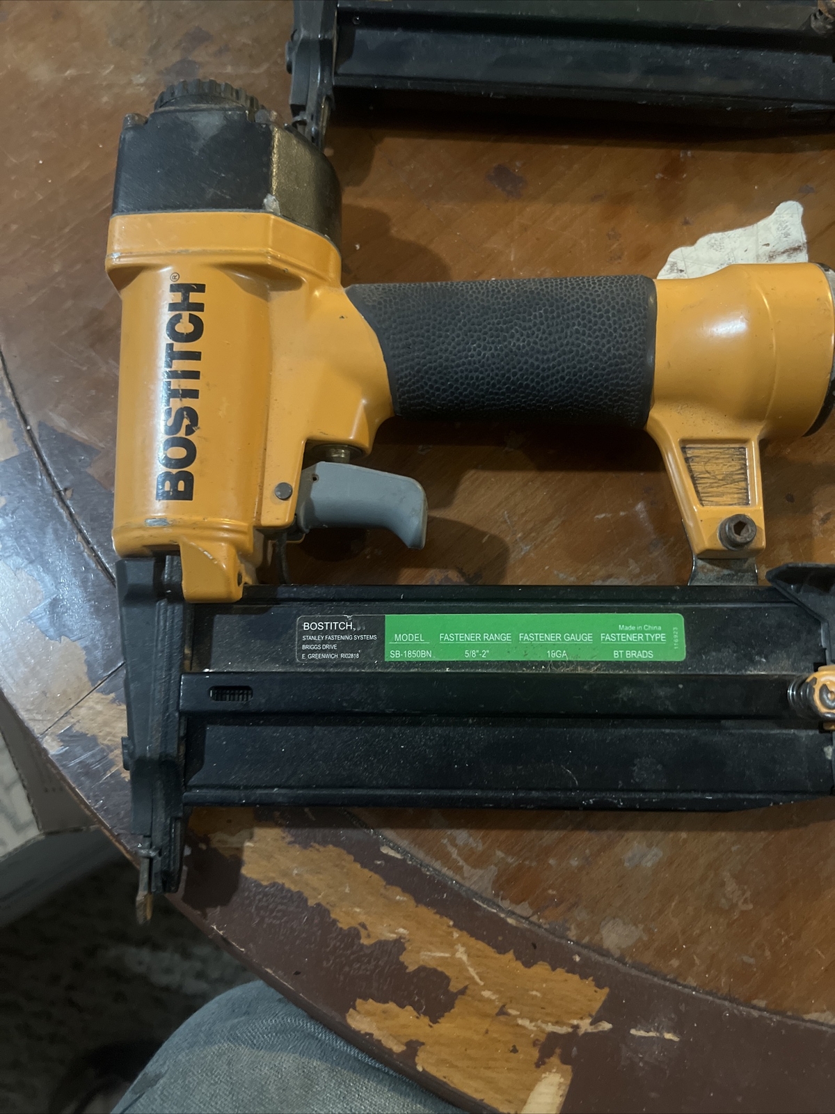 Pistolet à air comprimé Bostitch Brad SB-1850BN - FR
