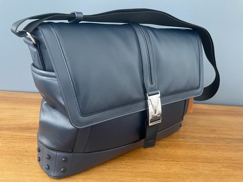 Tod's Italy Blue Leather New Messenger XBMTDSY9200ND6U820 - Picture 4 of 14
