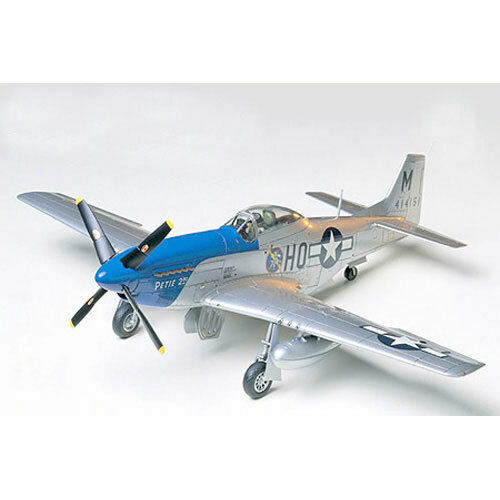 TAMIYA 61040 N.A.P-51d Mustang 8th AF 1:48 Aircraft Model Kit