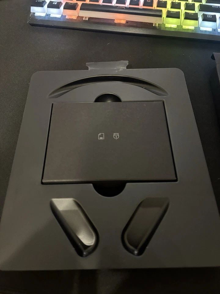 LG Tone Platinum HBS-1100 Silver Wireless Headset - Image 4 of 4